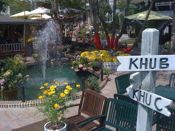 thiet-ke-quan-cafe-san-vuon-dien-tich-nho-2